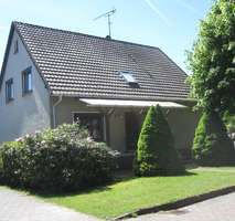 Einfamilienhaus mit Vollkeller und Garage in Ahlden.